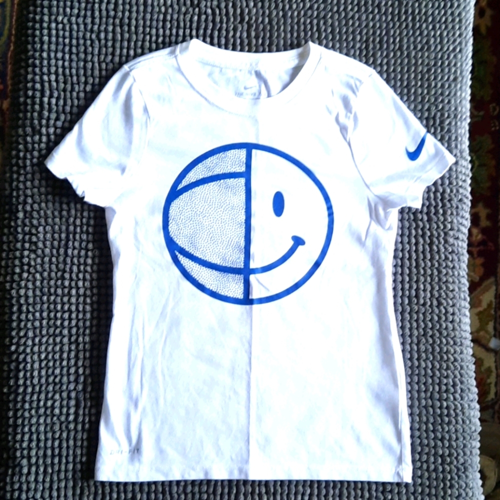 Nike- kids T-shirt Co-Ed